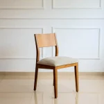 Silla comedor madera Nórdica Calama cerrada