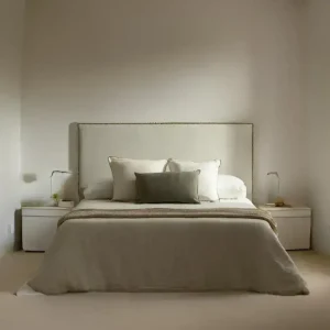 Respaldo Cama 2 Plazas Moderno Tachas Isabella - SILVINA C