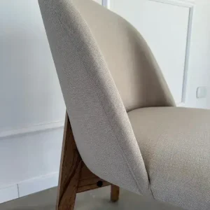 Silla Nórdica madera Paraíso tapizada Sami - SILVINA C