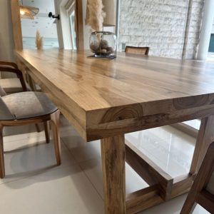 Mesa comedor madera Petiribí macizo Nápoles - SILVINA C 432